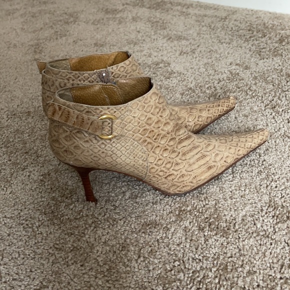 Charles David Vintage Booties - Picture 2 of 5